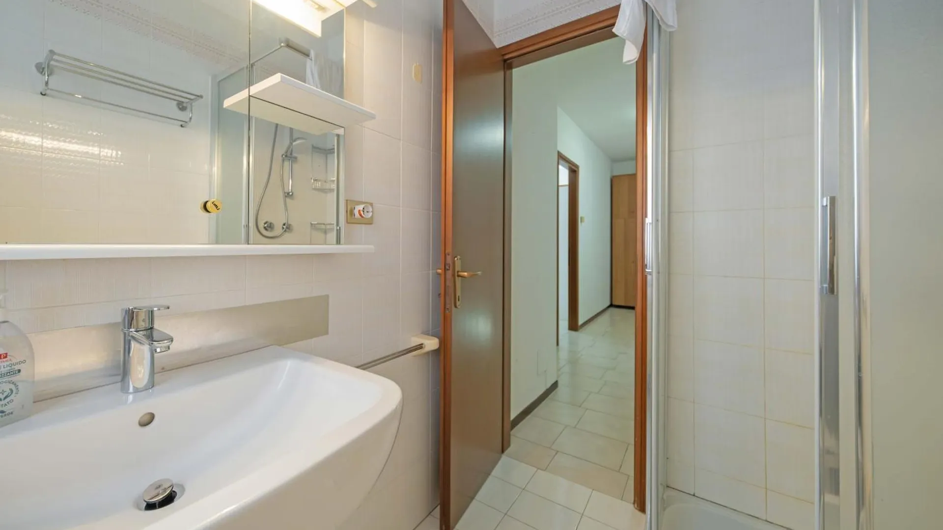 Casa Ruby Geraeumige Wohnung Mit Pool Pacengo Di Lazise