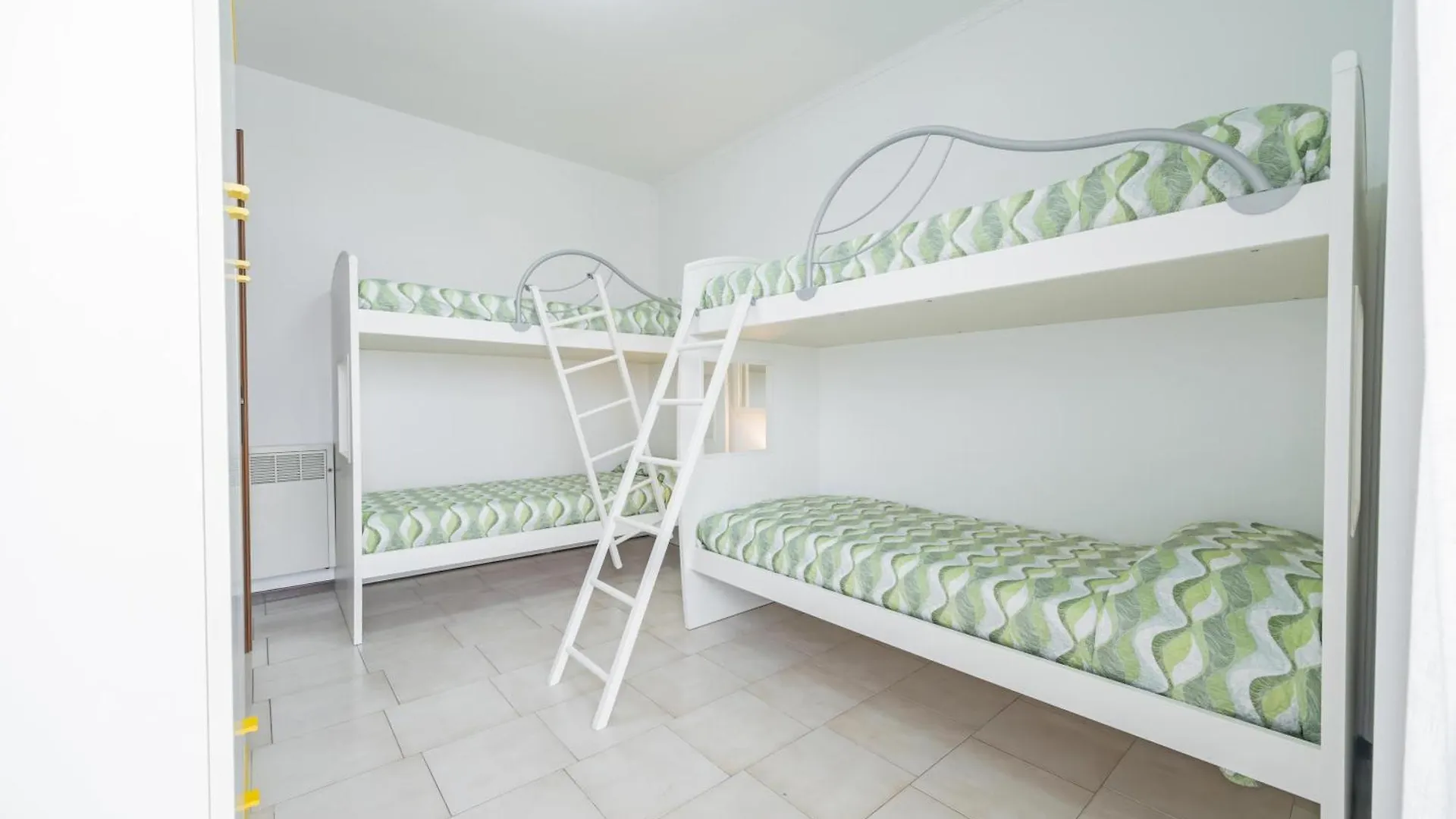 Διαμέρισμα Casa Ruby Geraeumige Wohnung Mit Pool Pacengo Di Lazise Ιταλία