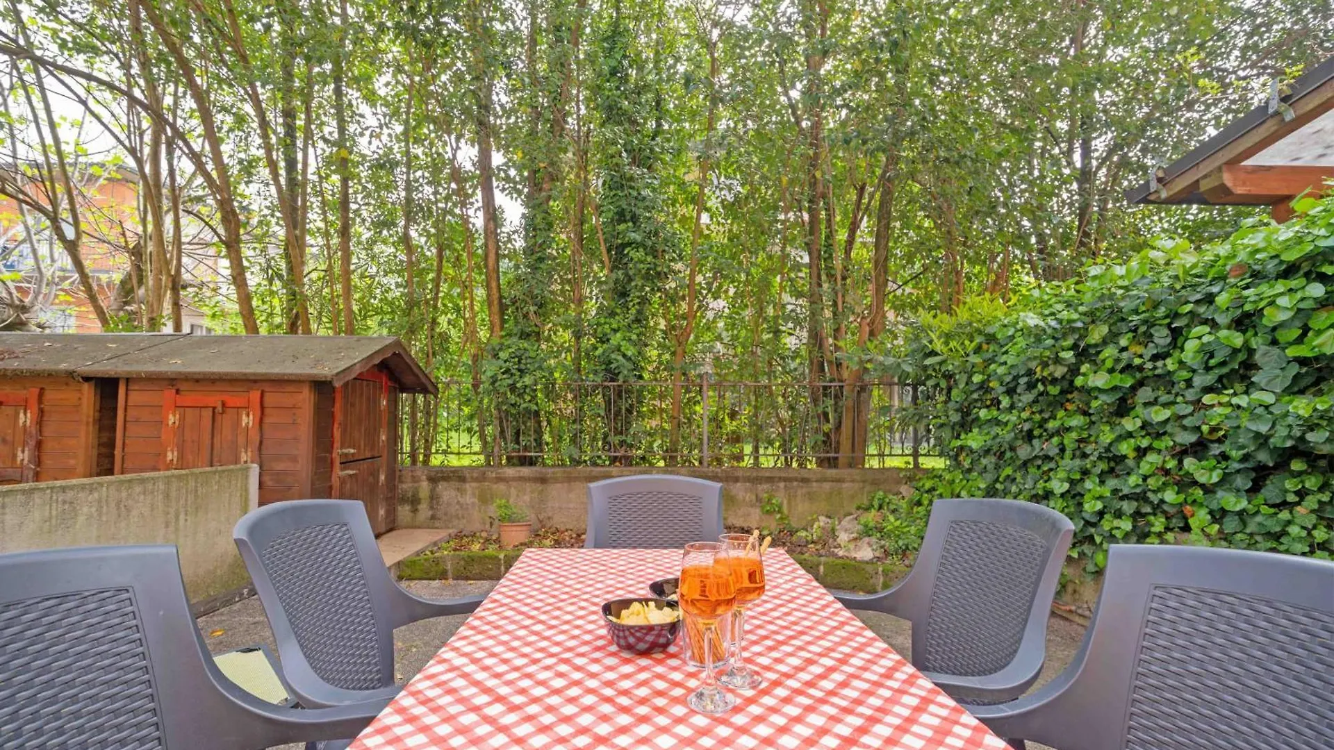 Casa Ruby Geraeumige Wohnung Mit Pool Pacengo Di Lazise